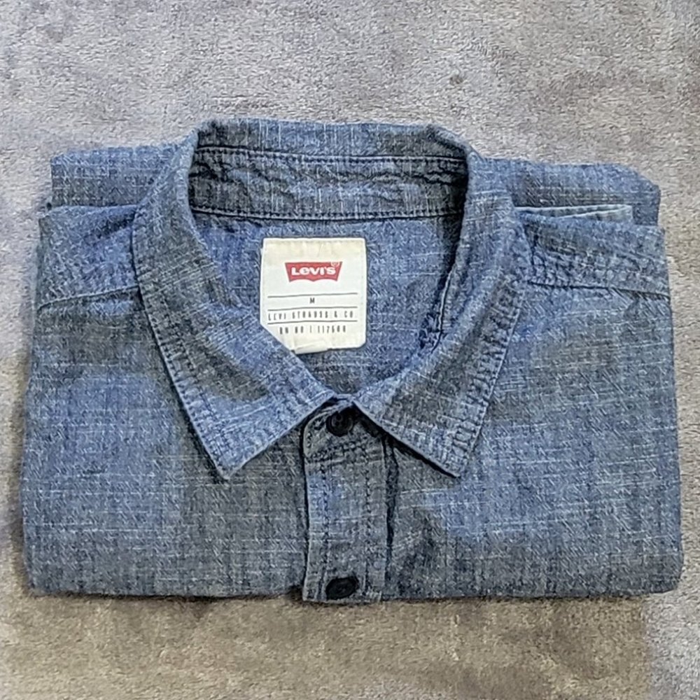 Levi's Men Size M Button Up Short‎ Sleeve